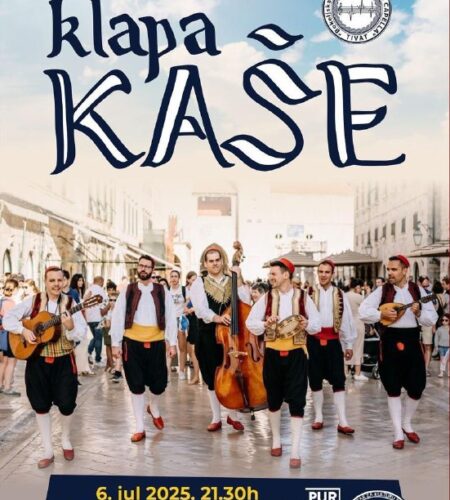 [Photo] Концерт клапы Kaše в Тивате В воскресенье,...