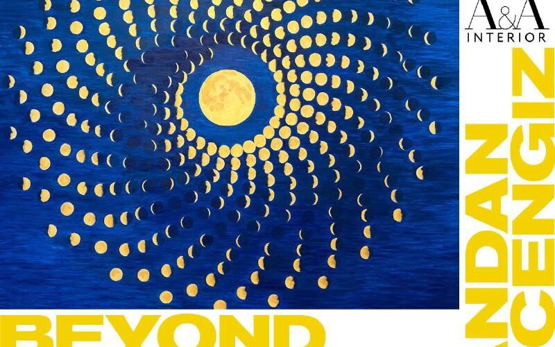 Выставка в Черногории Beyond the Surface 20 сентября 2025, художественная инсталляция с луной и узорами.