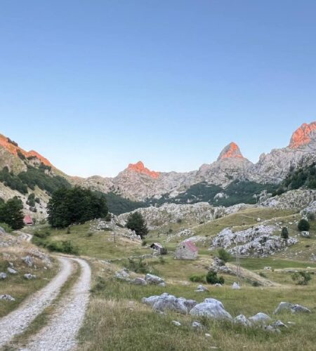 [Photo] 🏔️☀️🏞️ ГРУППА ХАЙКИНГА «Исследуя Черногори...