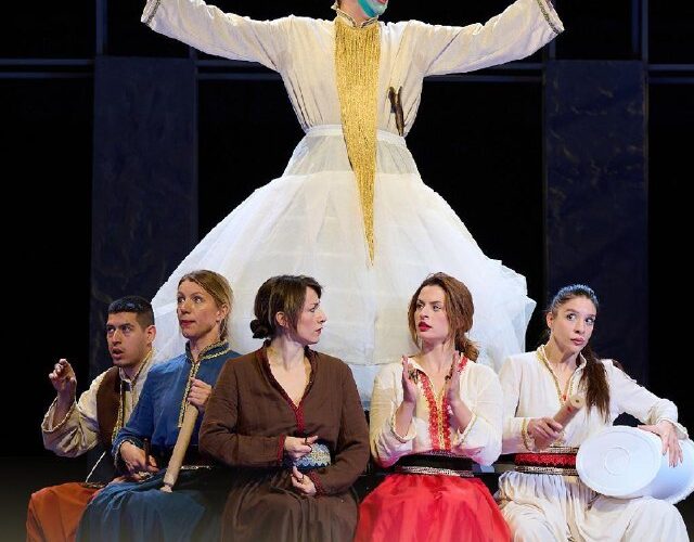 Театральное представление в Черногории: выступление Боливуда в Королевском театре, 26 ноября.