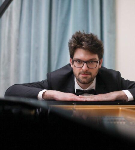 [Photo] Концерт пианиста Симо Шишевича в Цетинье В четверг, ...