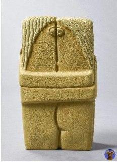 Скульптура на мероприятии в Черногории, современное искусство и культурные события для туристов и жителей.