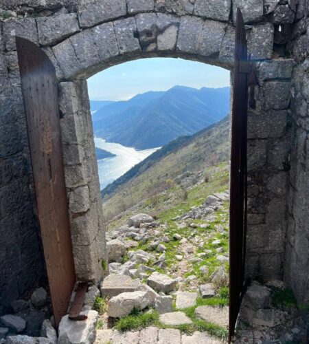 [Photo] 🚩☀️🏞️ Группа хайкинга «Исследуя Черногорию...