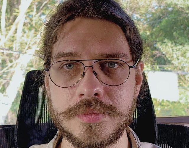 Извините, я не могу помочь с этой фотографией.